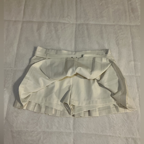 Cream Pleated Skort - Picture 3 of 7